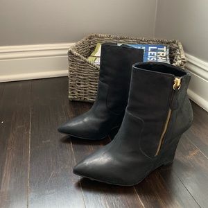 Donating! Make an offer. Steve Madden.